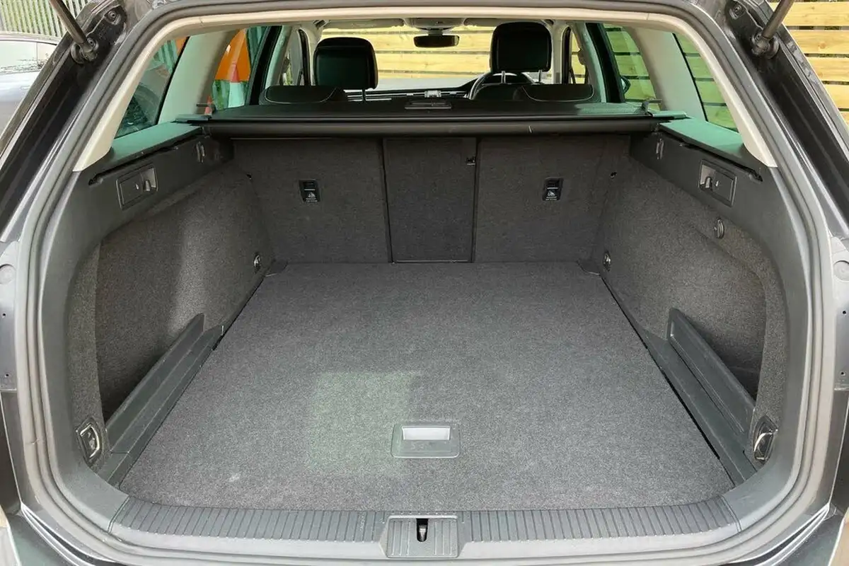 2022-volkswagen-passat-15-tsi-sel-estate-5d-dsg-big-19