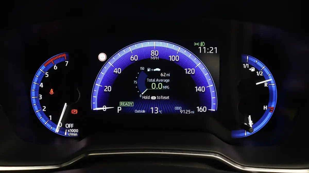 2022-toyota-corolla-18-vvt-i-icon-tech-trk-hatchback-5d-big-10