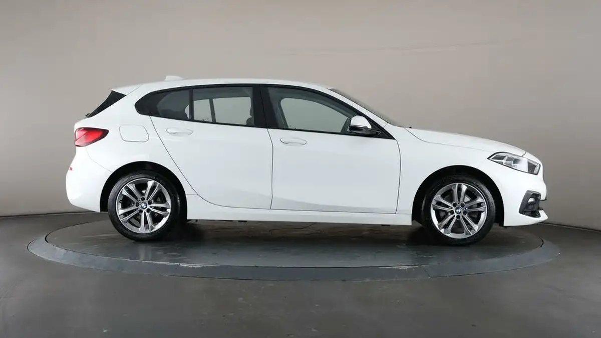 2021-bmw-1-series-15td-116d-sport-lcp-big-53
