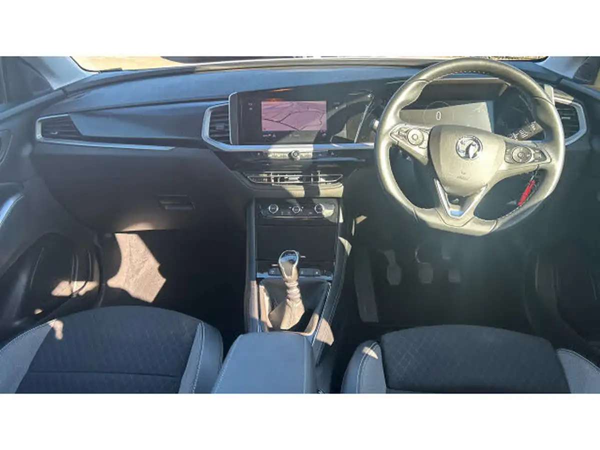 2022-vauxhall-grandland-12-sri-big-9