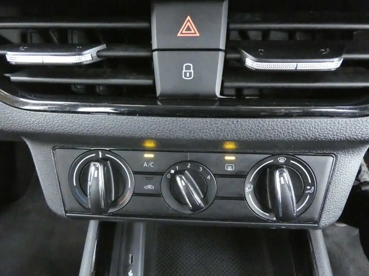 2020-skoda-kamiq-15-tsi-se-dsg-big-11