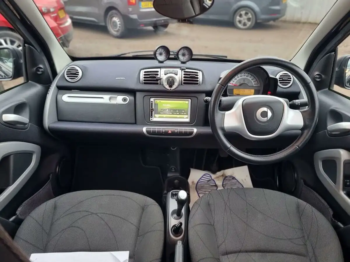 2012-smart-fortwo-10-passion-71bhp-coupe-softouch-big-15