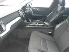 2019-volvo-v60-small-4