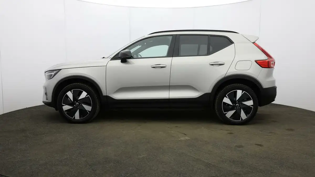2023-volvo-xc40-e-twin-recharge-plus-big-3