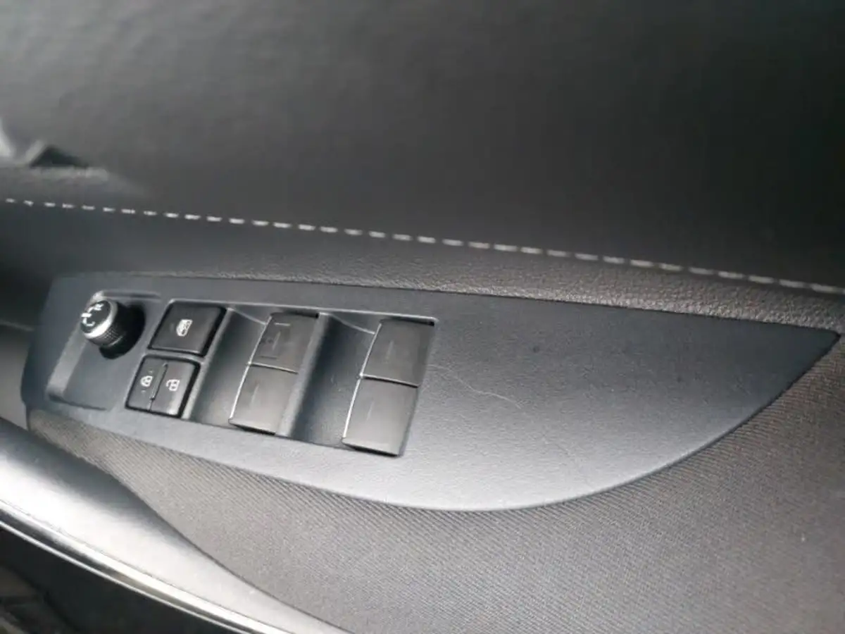 2022-toyota-corolla-18-vvt-i-icon-120bhp-spare-wheel-touring-sports-5d-big-15