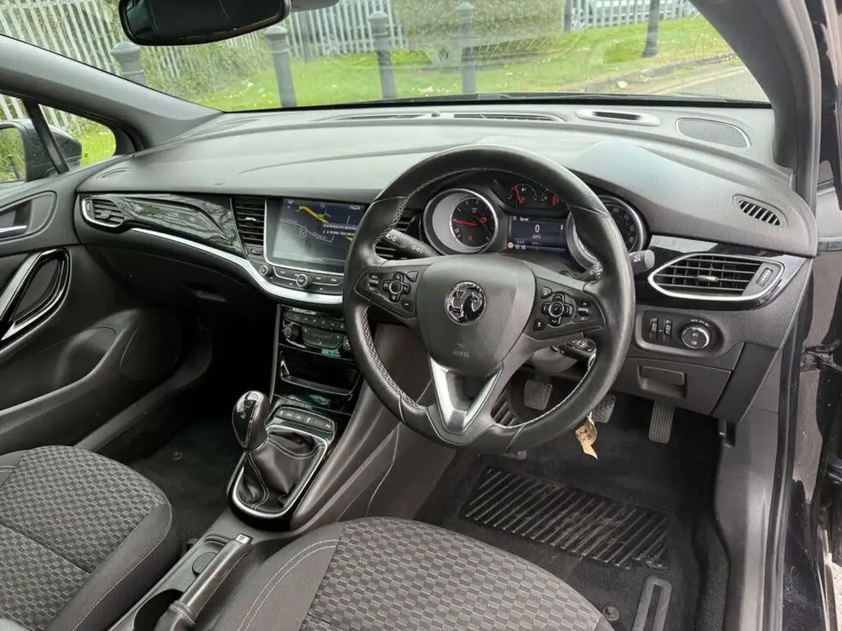 2016-vauxhall-astra-10i-turbo-sri-nav-hatchback-big-22