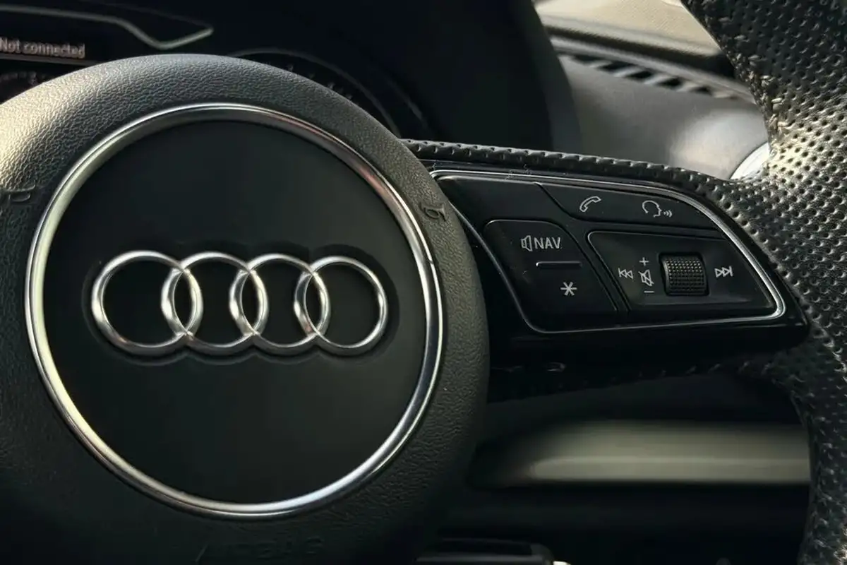2017-audi-a3-15-tfsi-s-line-saloon-4d-tronic-big-44
