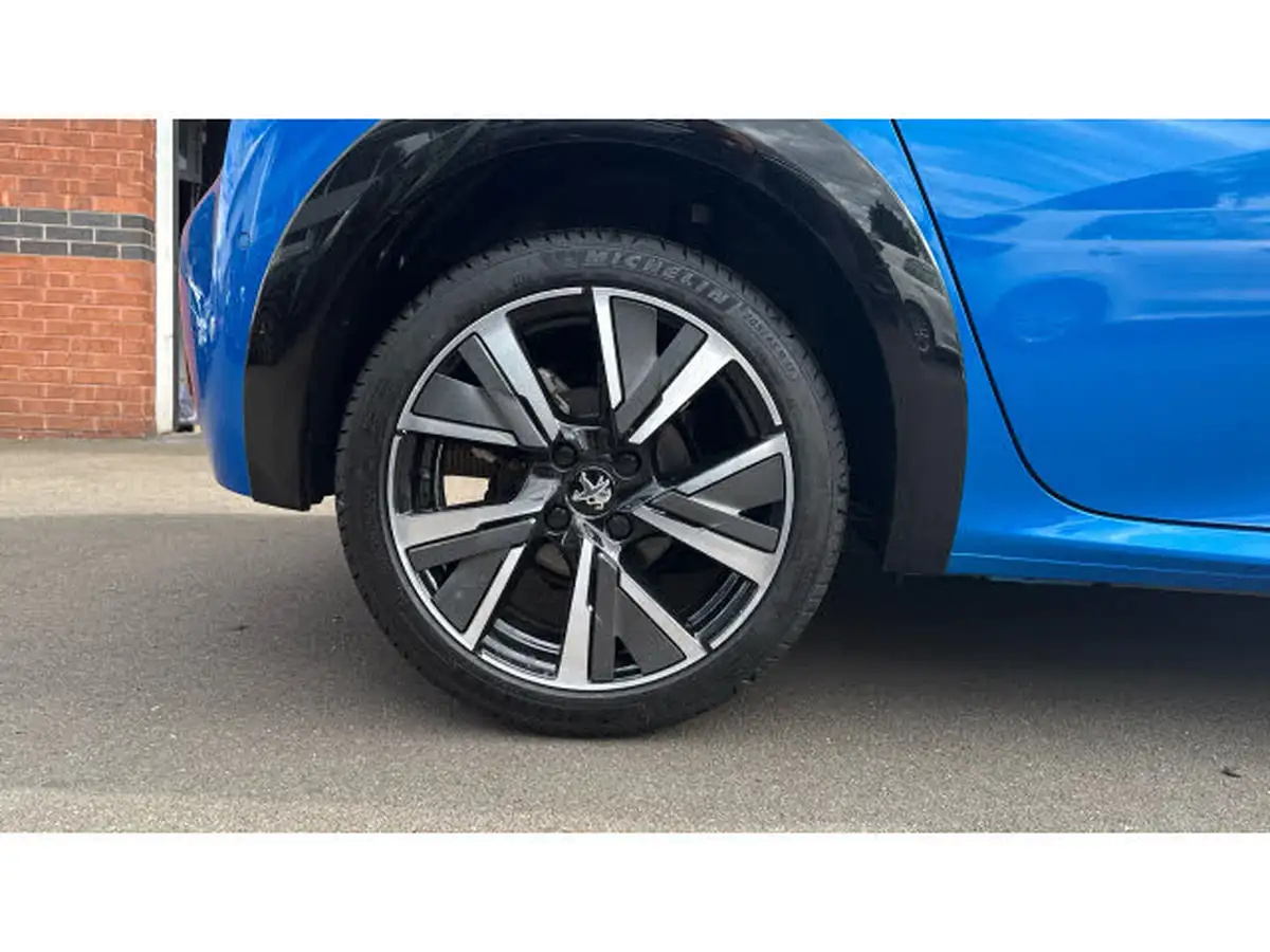 2022-peugeot-208-12-puretech-gt-100bhp-big-6