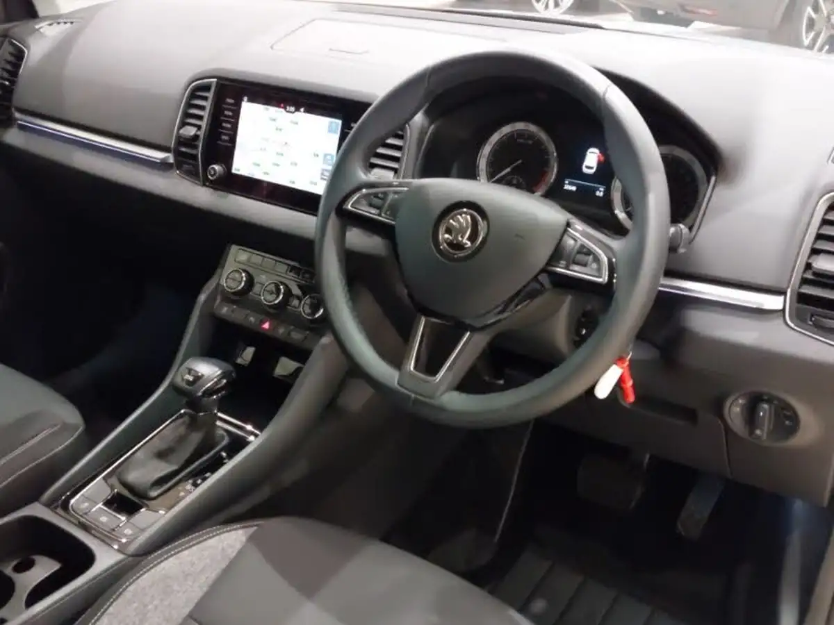 2020-skoda-karoq-16tdi-se-drive-dsg-big-11