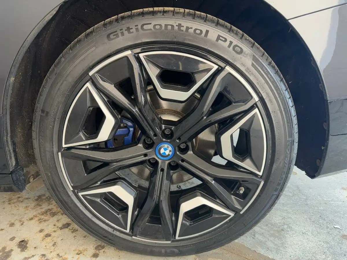 2021-bmw-ix-e-xdrive-40-m-sport-big-38