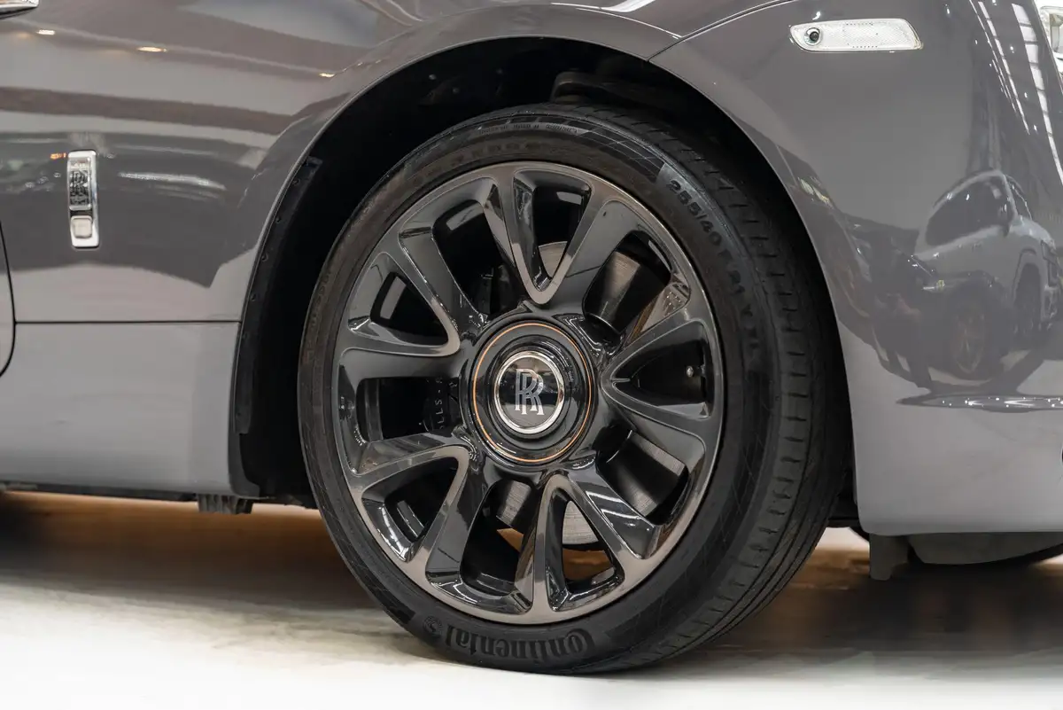 2019-rolls-royce-wraith-66-591bhp-big-22