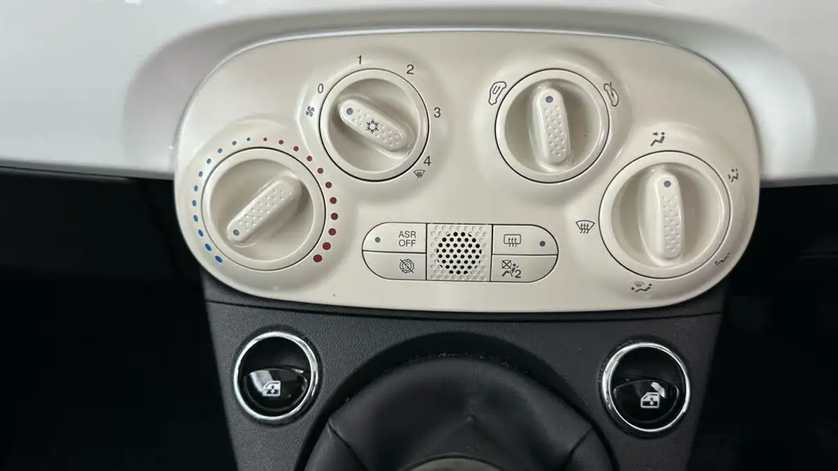 2018-fiat-500-12-lounge-big-23