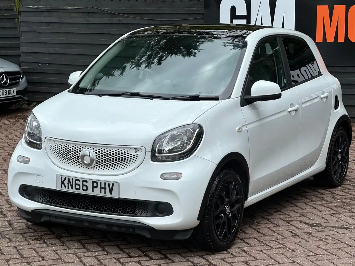 2016-smart-forfour-09-edition-white-big-7