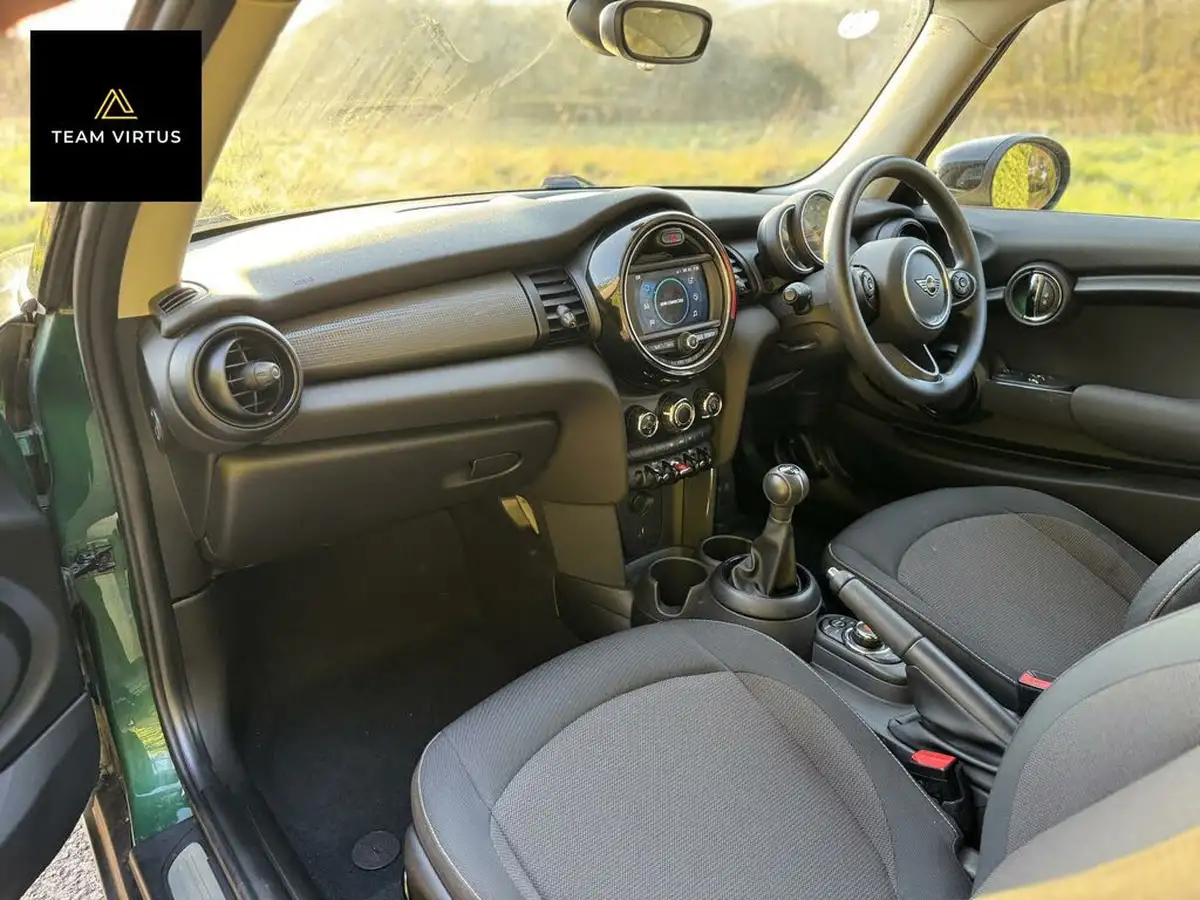 2021-mini-cooper-15-cooper-classic-series-ii-hatchback-3d-big-14