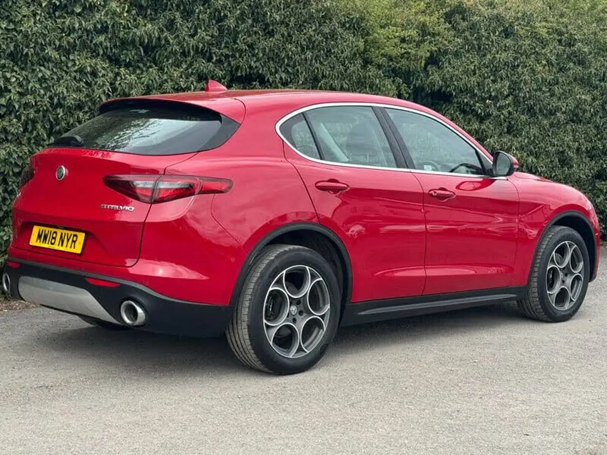 2018-alfa-romeo-stelvio-22td-speciale-207bhp-big-2