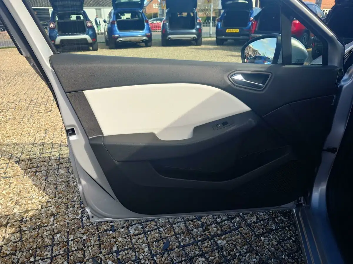 2022-renault-clio-10-tce-se-edition-big-11