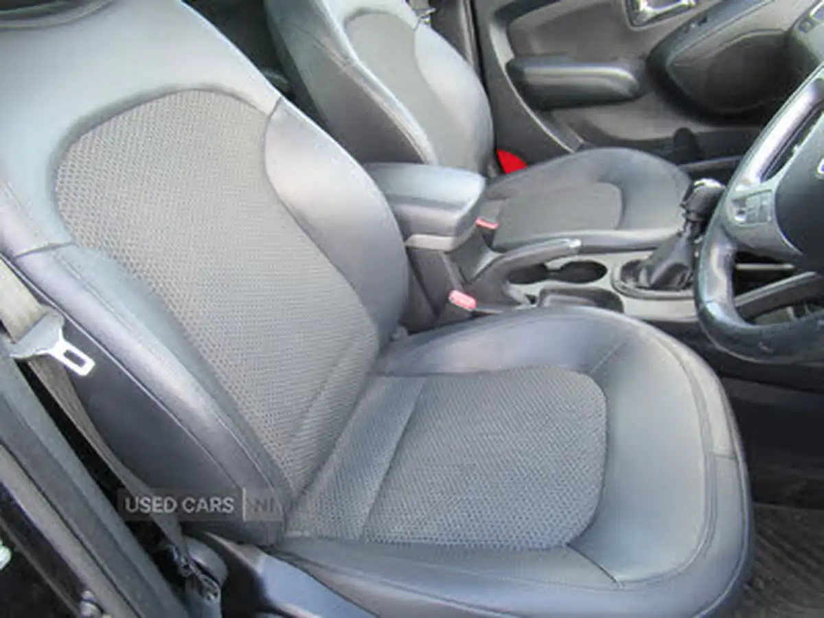 2012-hyundai-ix35-17td-premium-big-9