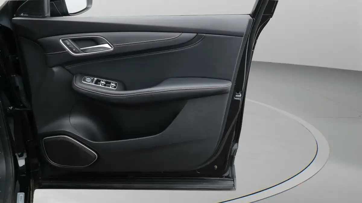 2022-mg-hs-15t-gdi-excite-162ps-big-15