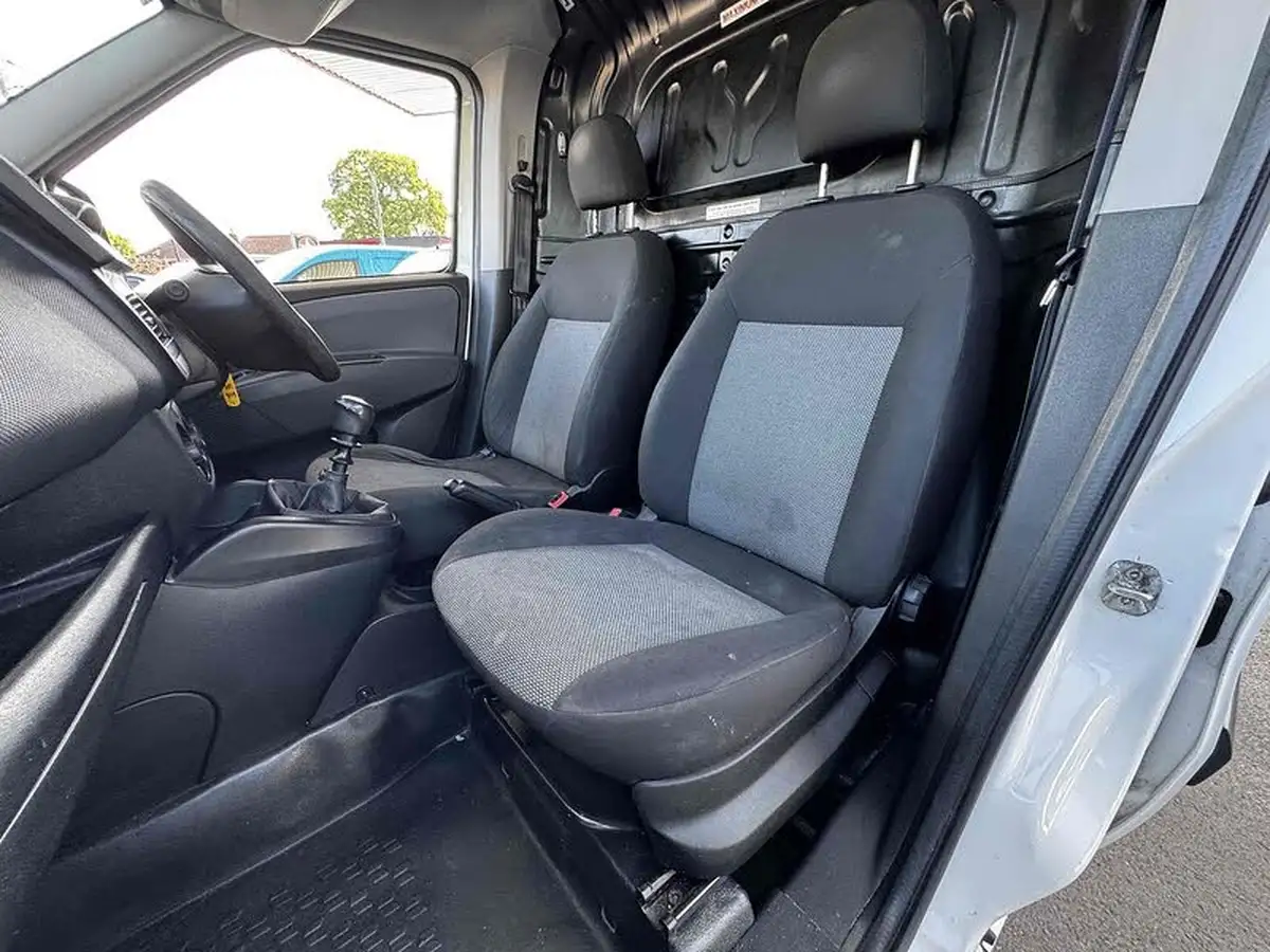 2014-fiat-doblo-cargo-16td-105eu-l1-panel-van-big-21