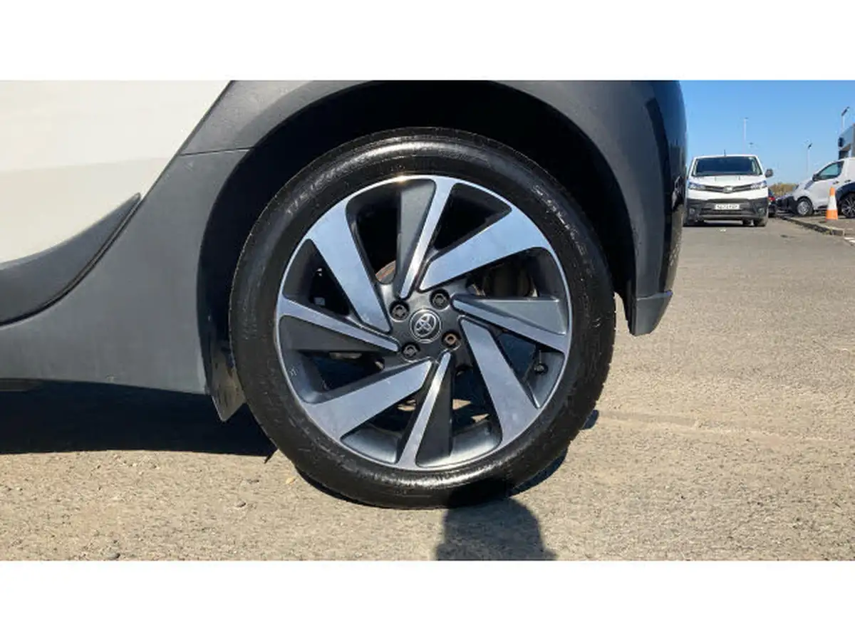 2023-toyota-aygo-x-10-vvt-i-edge-big-17