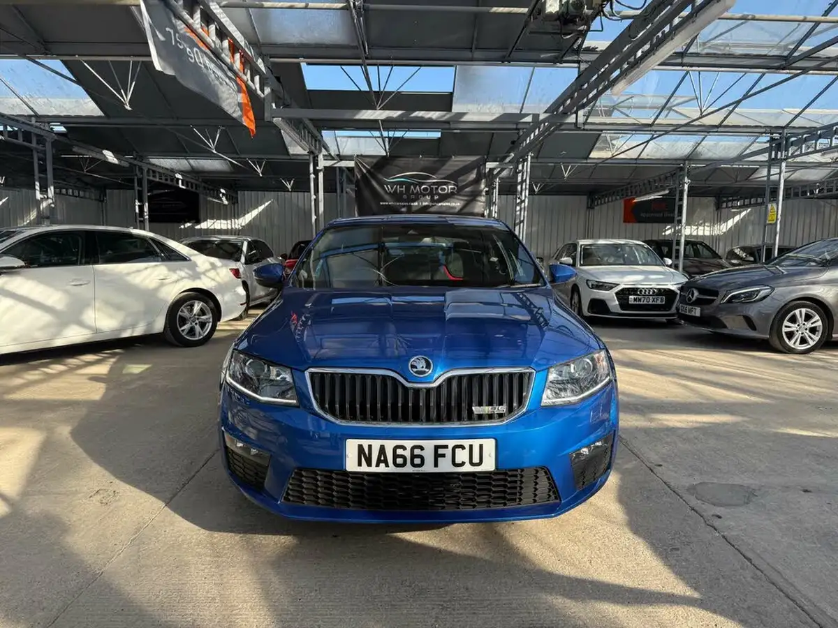 2016-skoda-octavia-20-tsi-vrs-hatchback-big-15