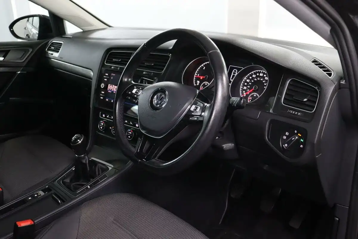 2020-volkswagen-golf-16tdi-match-edition-hatchback-big-2