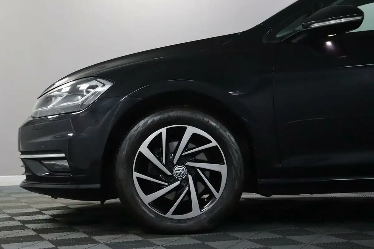 2020-volkswagen-golf-16tdi-match-edition-hatchback-big-22