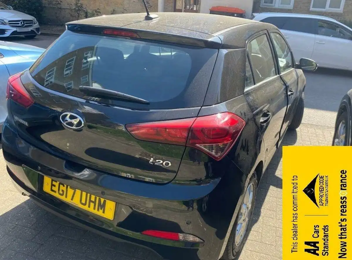 2017-hyundai-i20-14-se-auto-big-2