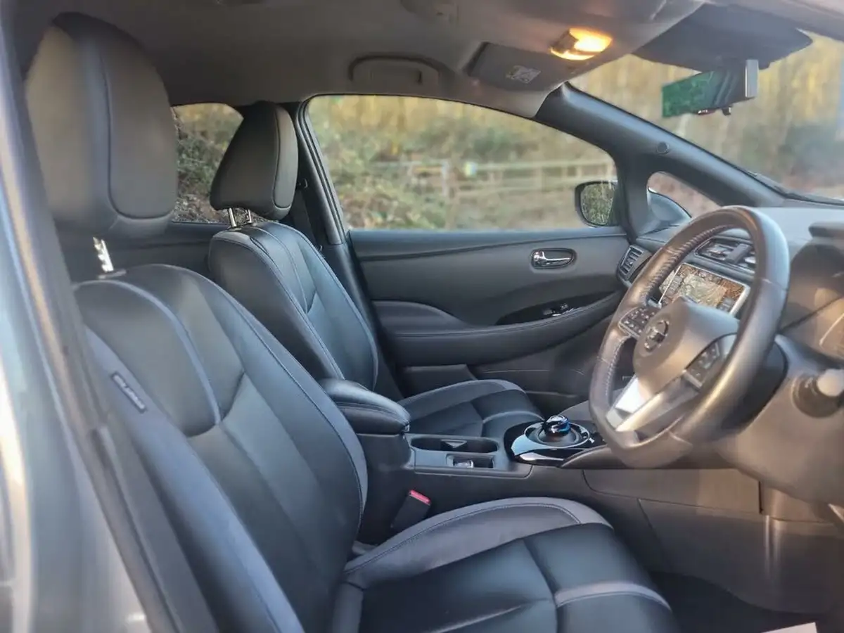 2021-nissan-leaf-e-tekna-big-30