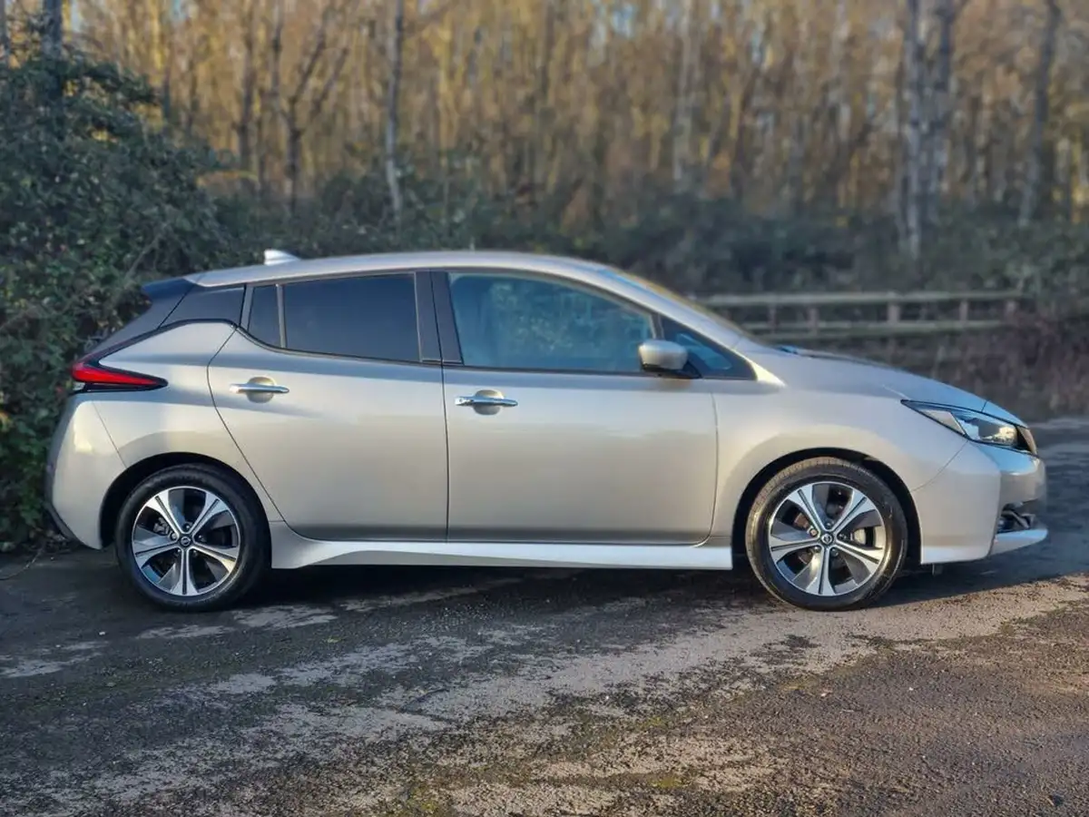 2021-nissan-leaf-e-tekna-big-2