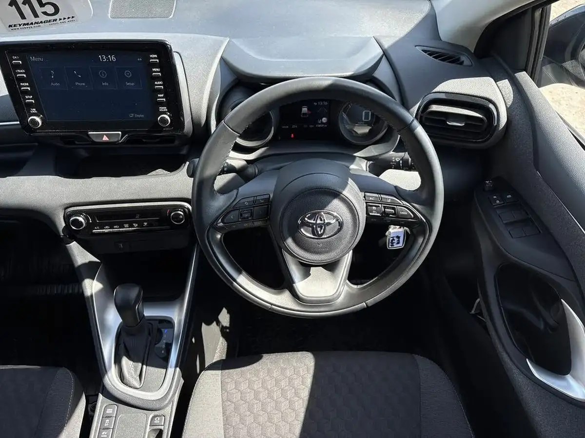 2021-toyota-yaris-15-vvt-i-design-big-14