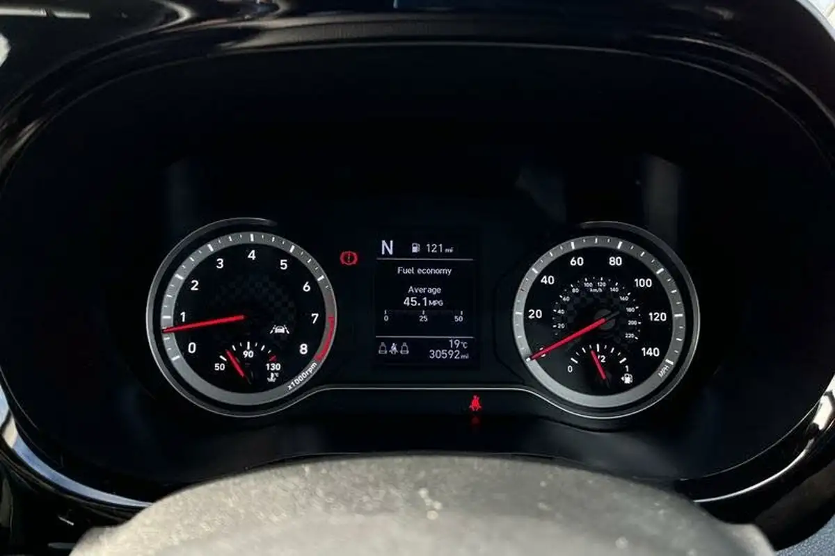 2021-hyundai-i10-12-se-connect-auto-big-12