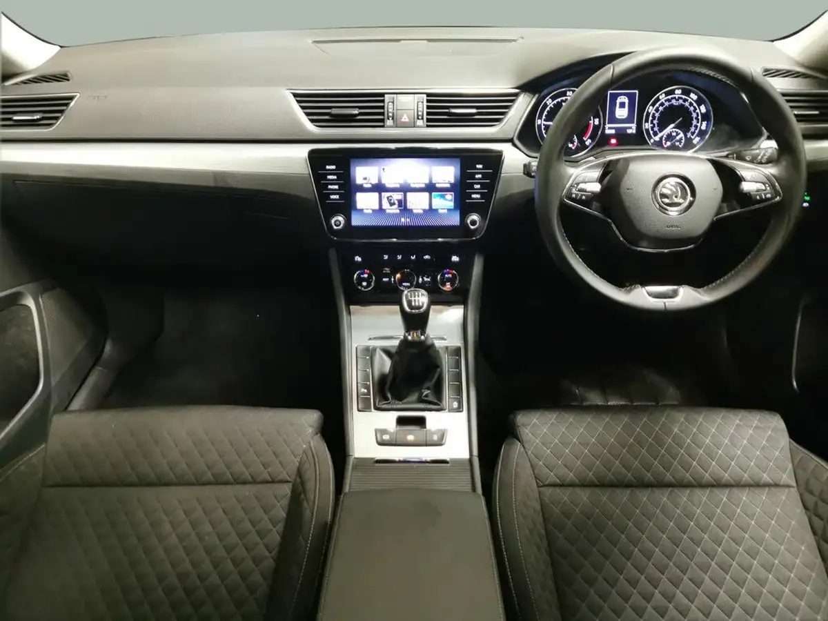 2021-skoda-superb-20tdi-se-150ps-estate-big-6