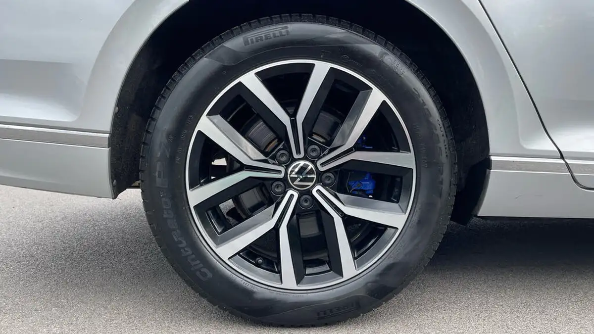 2021-volkswagen-passat-14-tsi-gte-estate-5d-big-18