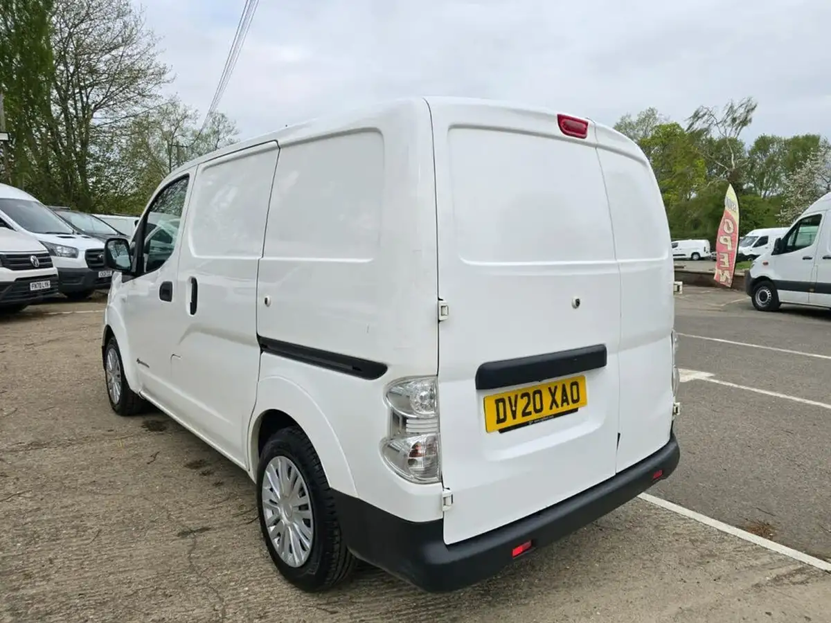 2020-nissan-env200-e-acenta-panel-van-auto-big-8