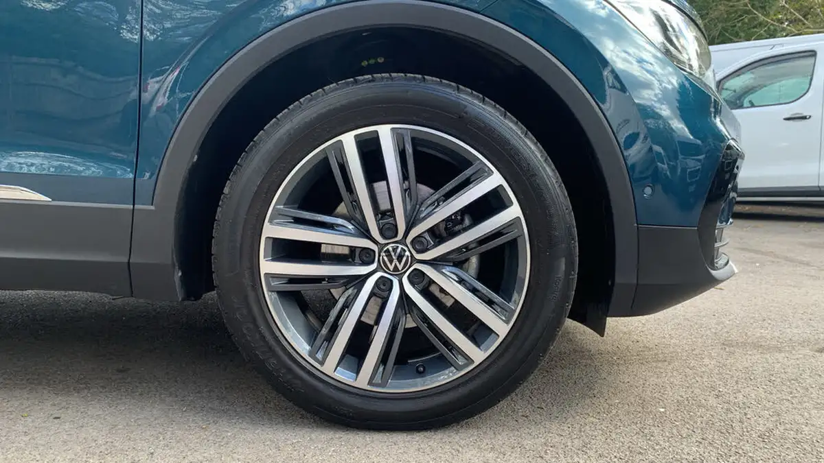 2022-volkswagen-tiguan-15-tsi-elegance-big-13
