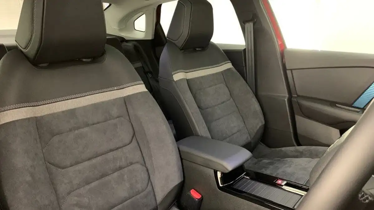 2023-citroen-c4-x-e-shine-plus-big-30