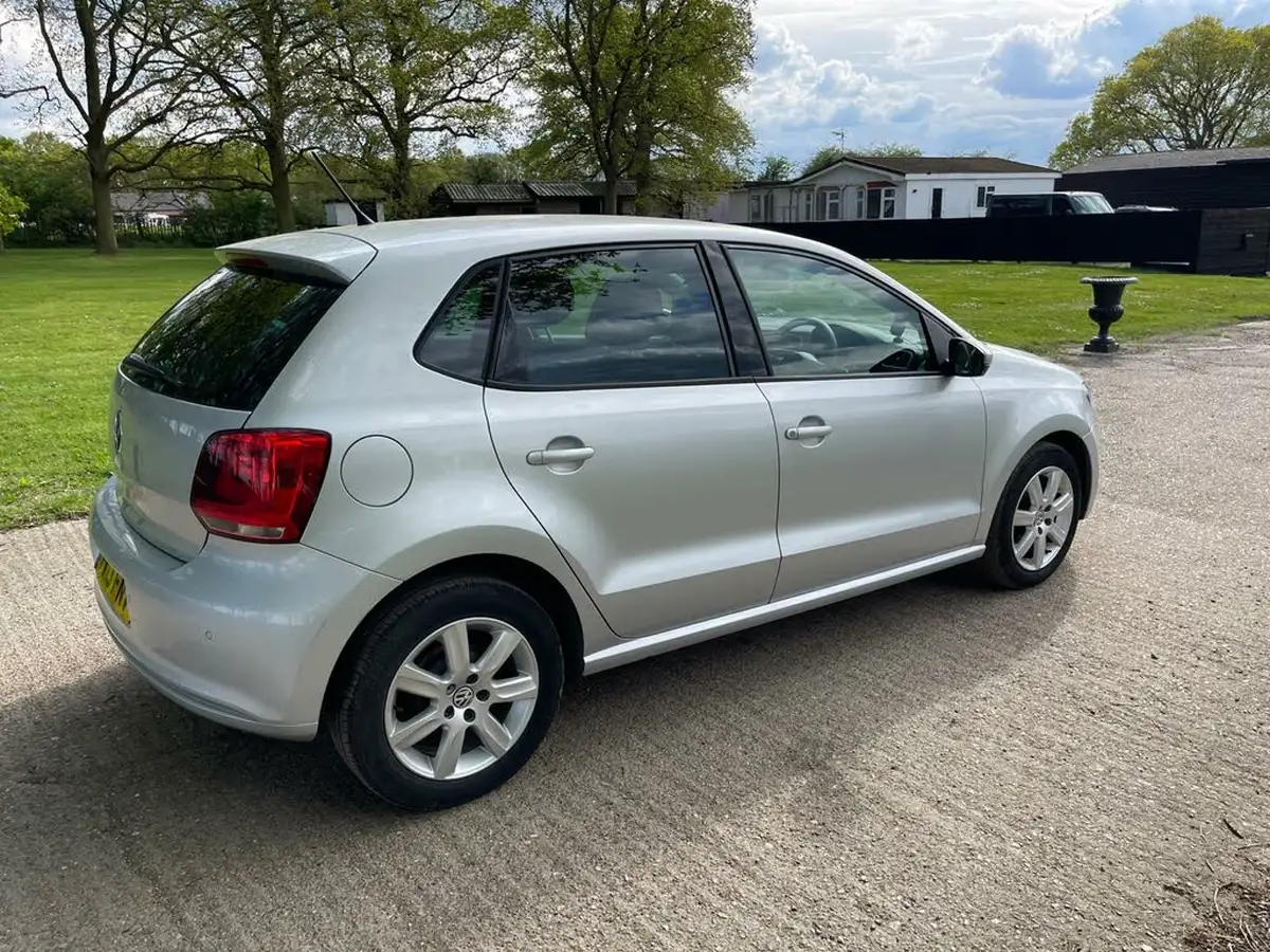 2013-volkswagen-polo-12-match-edition-60ps-5d-big-2