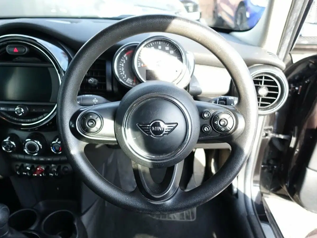 2018-mini-cooper-15-cooper-series-ii-ss-hatchback-5d-big-16
