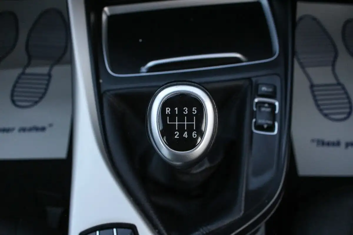 2019-bmw-1-series-15td-116d-se-business-ss-5d-big-22