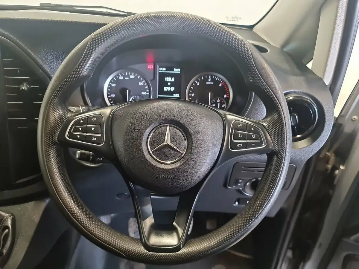 2021-mercedes-benz-vito-18-cdi-114-progressive-l2-panel-big-17
