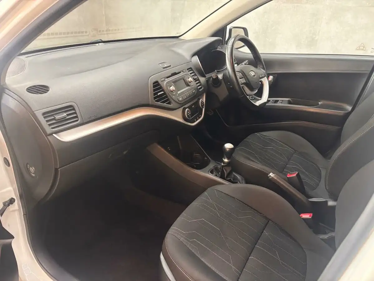 2017-kia-picanto-10-se-big-11
