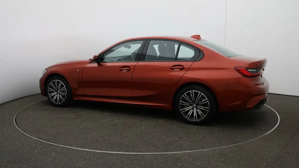 2020-bmw-3-series-20-330e-m-sport-saloon-4d-big-41