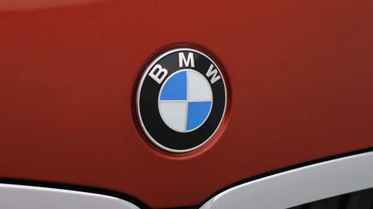 2020-bmw-3-series-20-330e-m-sport-saloon-4d-big-24