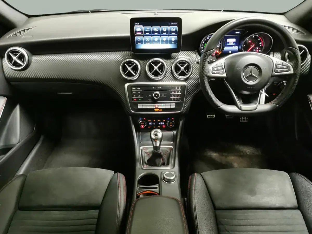 2017-mercedes-benz-a-class-15d-a180d-amg-line-ss-big-5