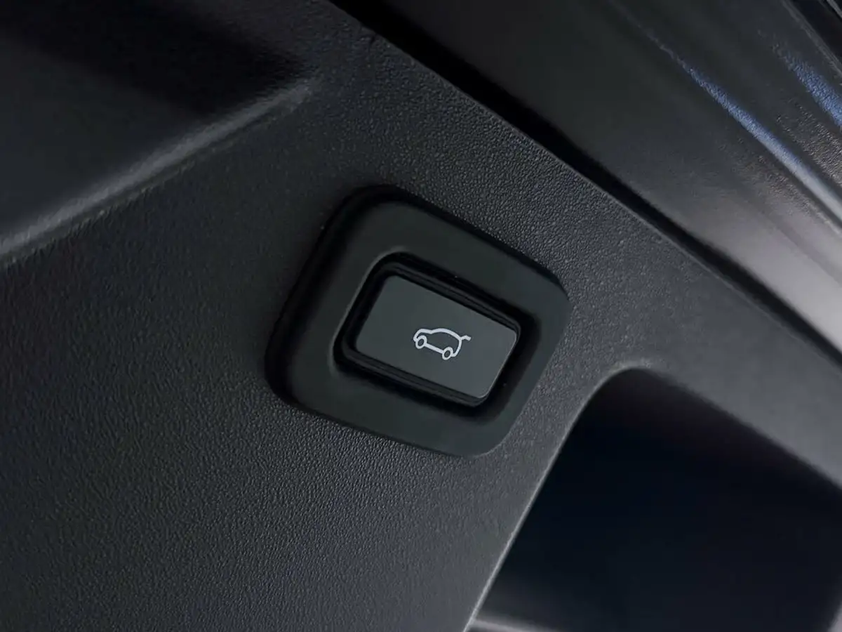 2021-land-rover-discovery-sport-20-d180-r-dynamic-hse-big-9