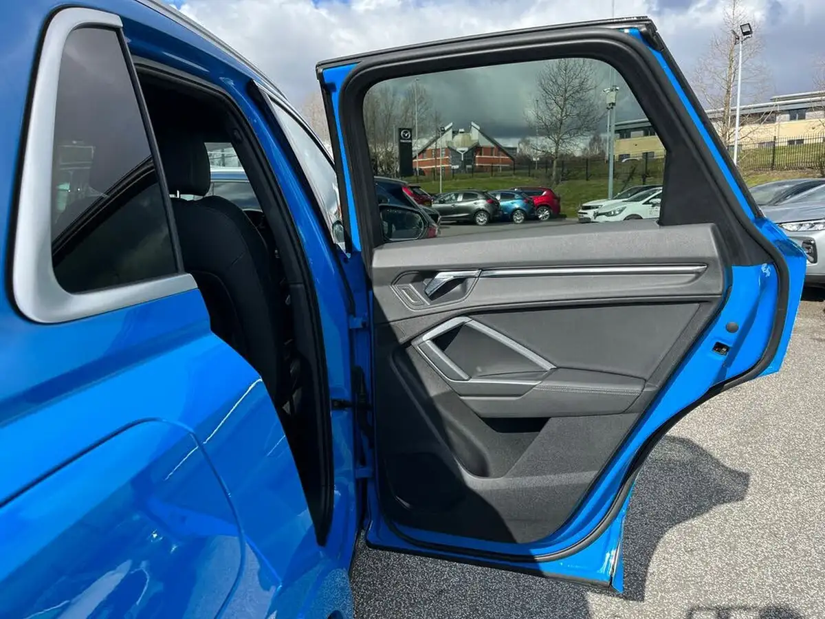 2019-audi-q3-20-40-tfsi-s-line-big-30
