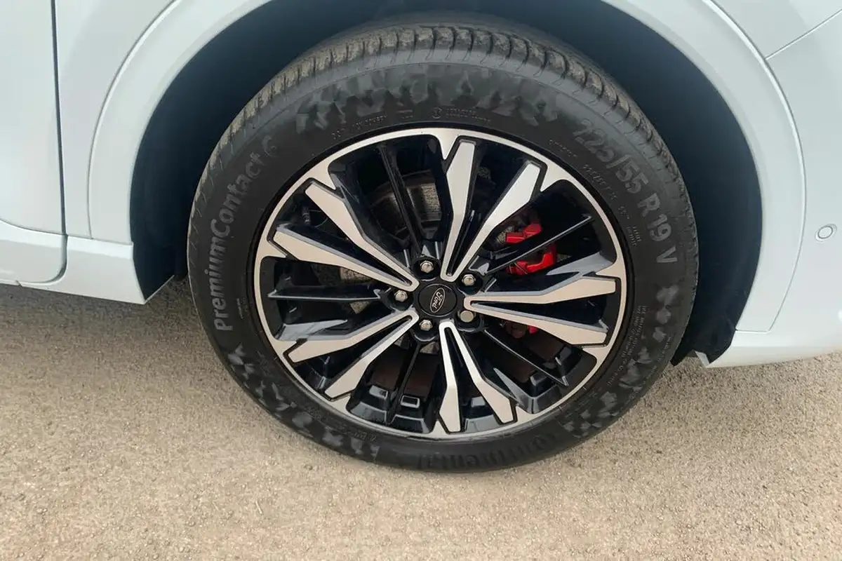 2023-ford-kuga-big-22