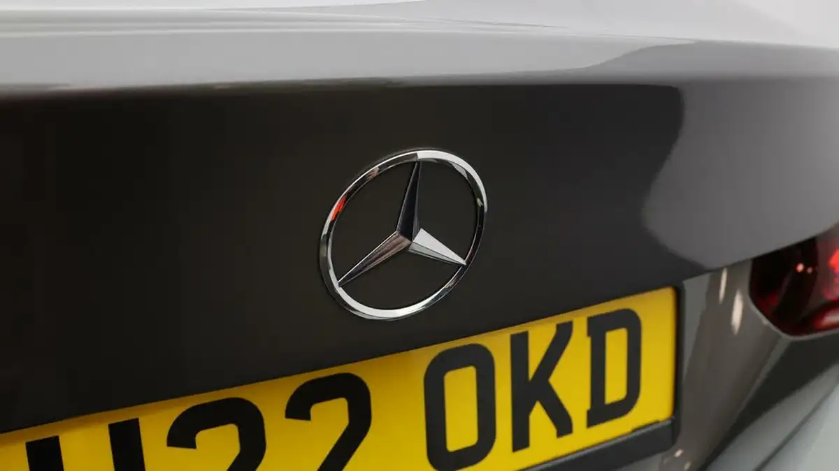 2022-mercedes-benz-a-class-20-a250-amg-line-premium-edition-saloon-4d-big-21