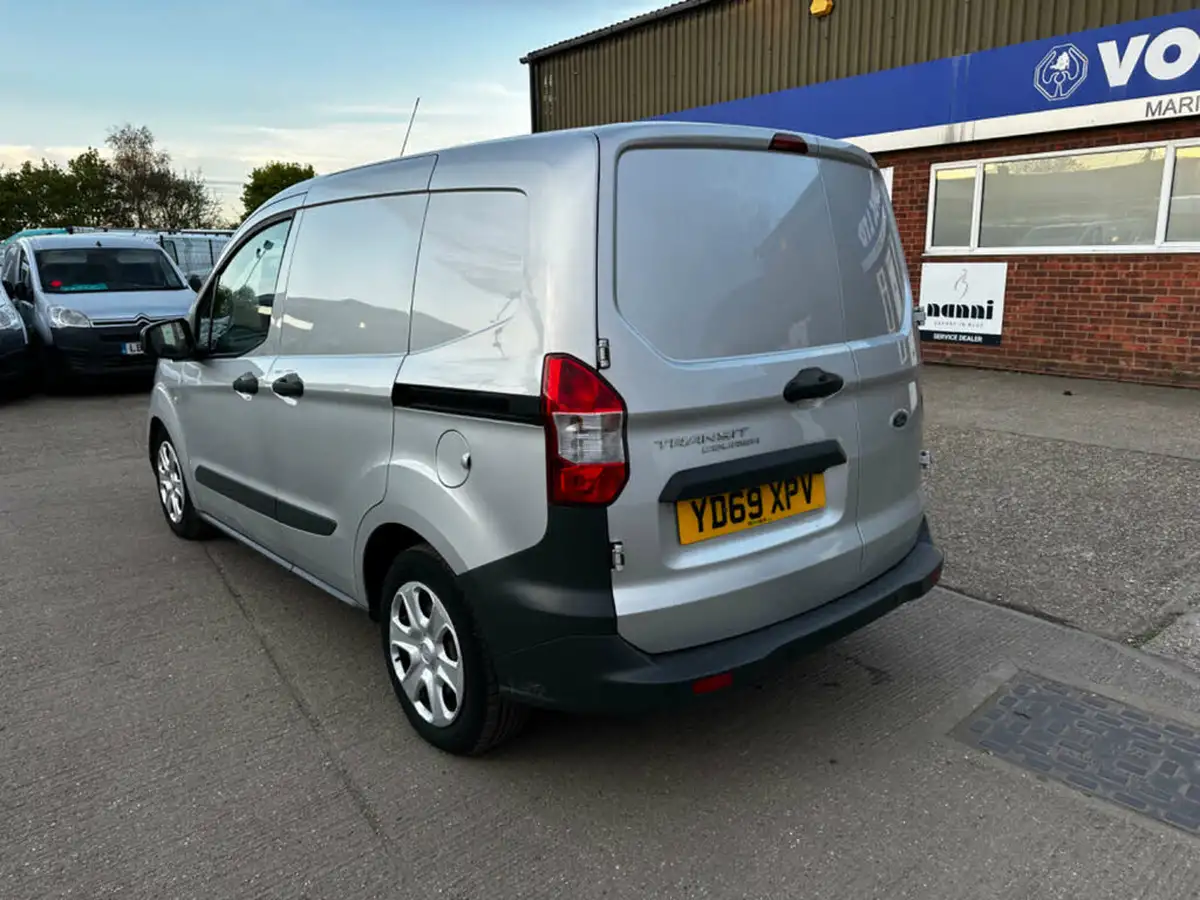 2019-ford-transit-courier-15tdci-trend-100pseu6dt-big-5